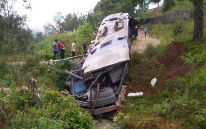 Acidente com ônibus que saiu de Passo Fundo deixa 9 mortos em SC